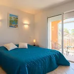 Seaside With Panoramic Views In Les Iles D'or Semesterbostad