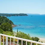 Seaside With Panoramic Views In Les Iles D'or Semesterbostad *