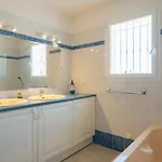 Seaside With Panoramic Views In Les Iles D'or Semesterbostad *