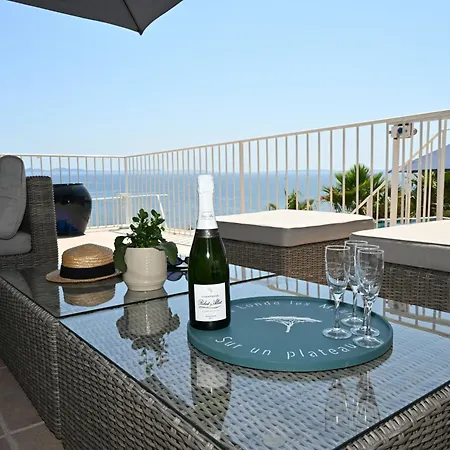 Seaside With Panoramic Views In Les Iles D'or *